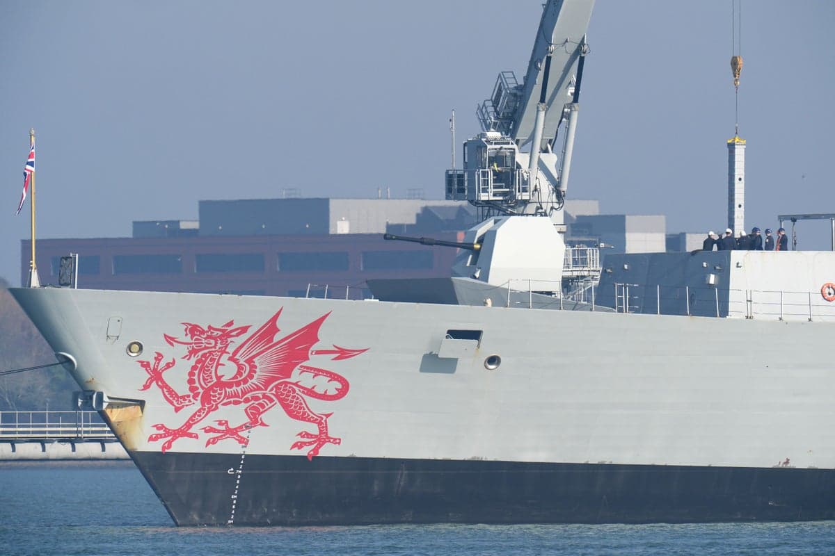 Iran warns British warships of 'decisive response'