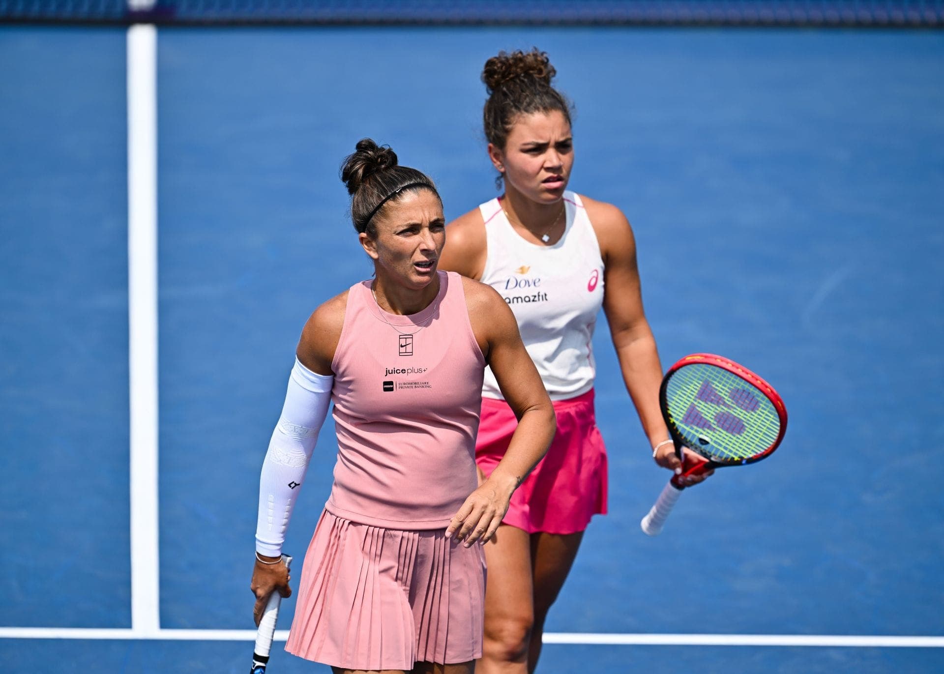 Errani and Paolini debut unique serve formation at Madrid Open