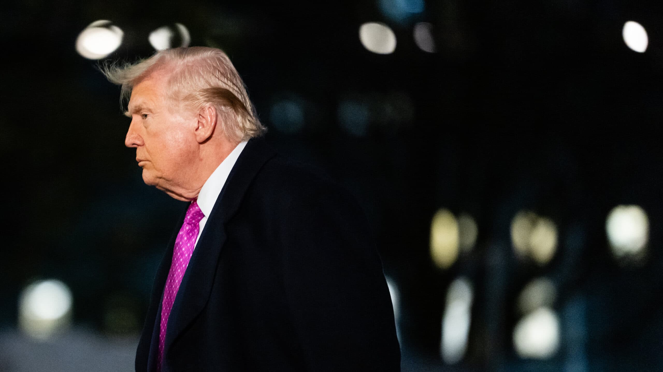 Trump Extends Iran Ceasefire Indefinitely While Maintaining Naval Blockade