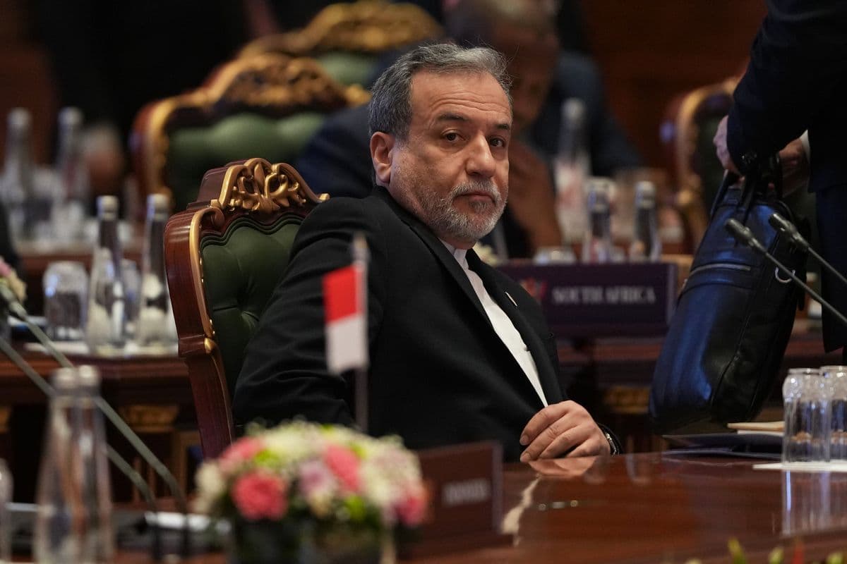 Iran Foreign Minister Cites Lack of Trust as Main Obstacle in U.S. Peace Talks