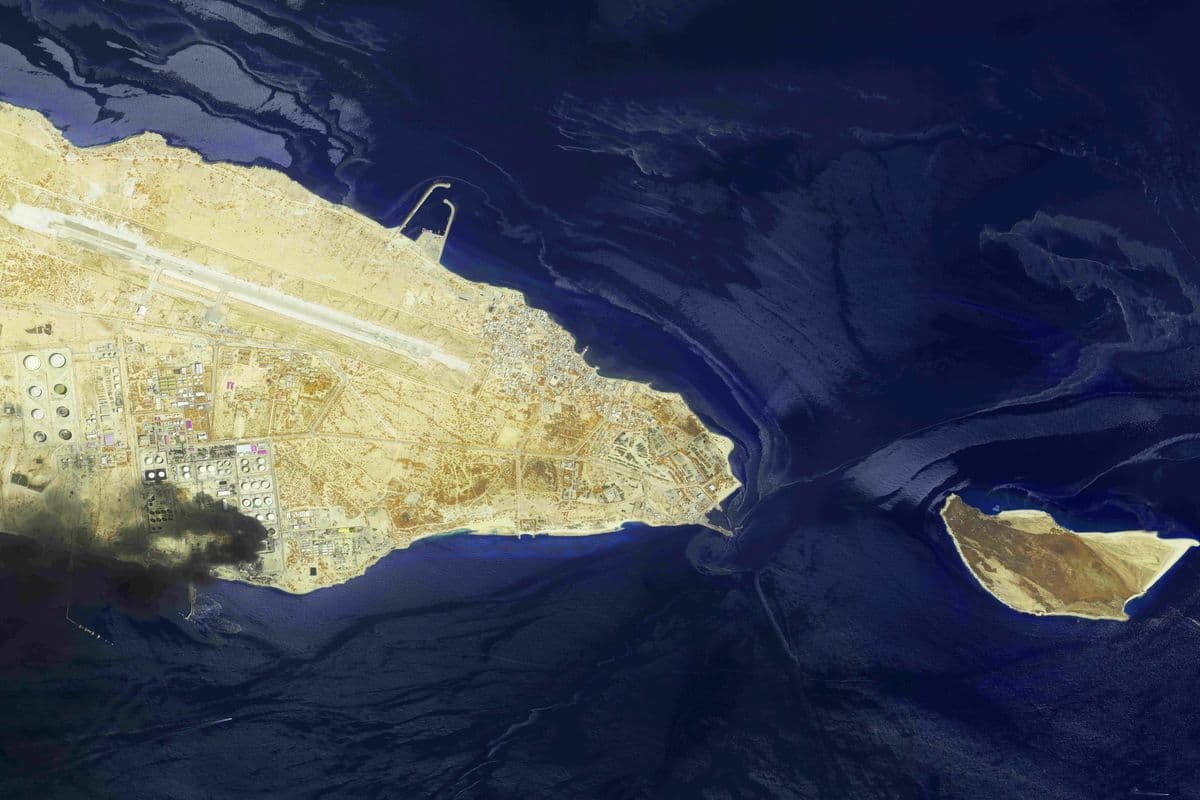 Oil Spill From Refinery Attack Reaches Protected Persian Gulf Island