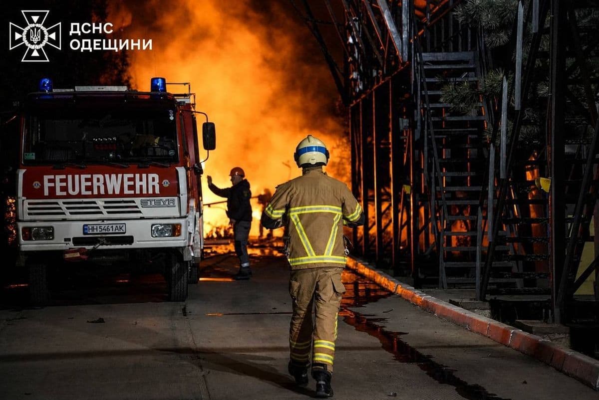 Ukraine hits key Russian oil-loading port and 2 ‘shadow fleet’ tankers