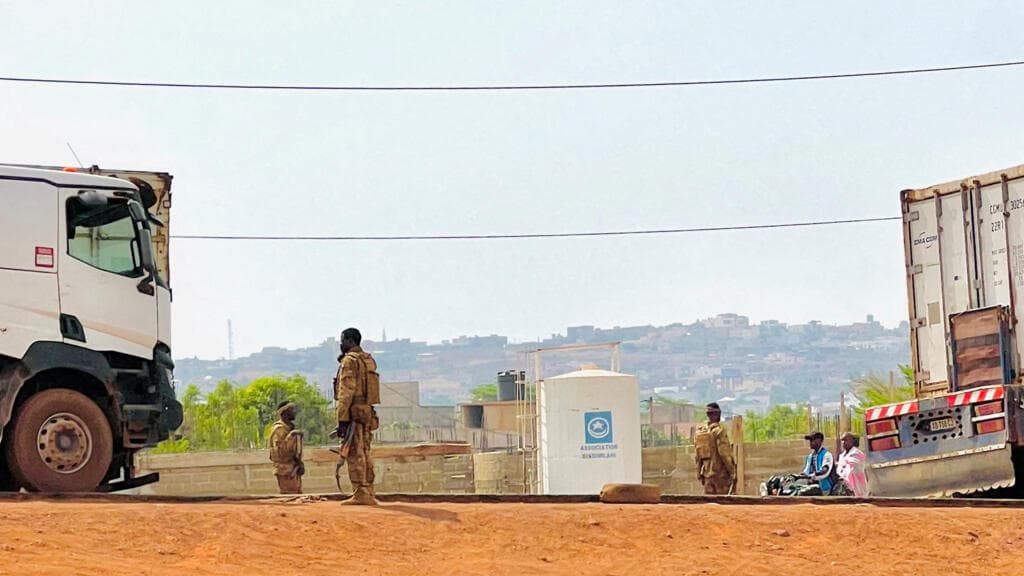 France urges citizens to evacuate Mali amid rising violence