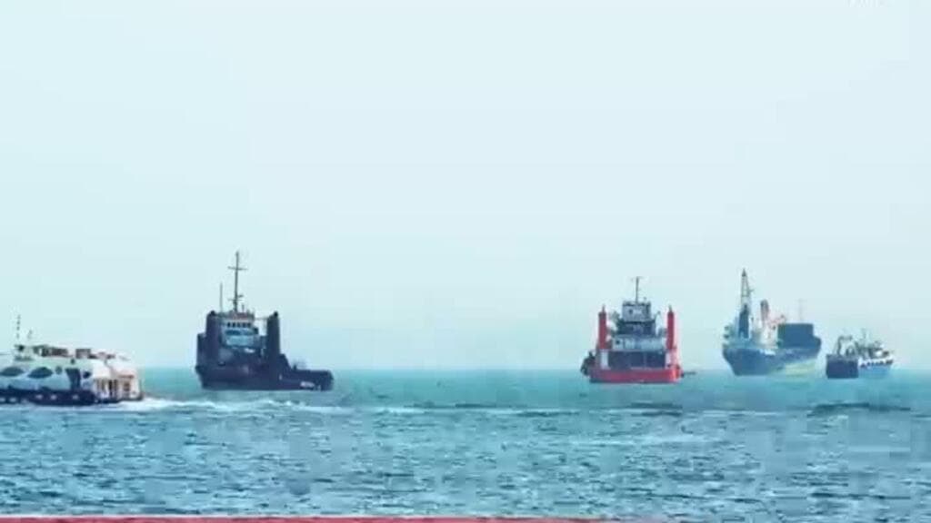 Iran closes Strait of Hormuz citing ceasefire violations