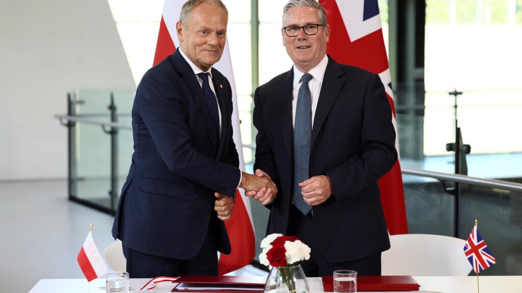 UK and Poland sign new defence pact to counter Russian threats