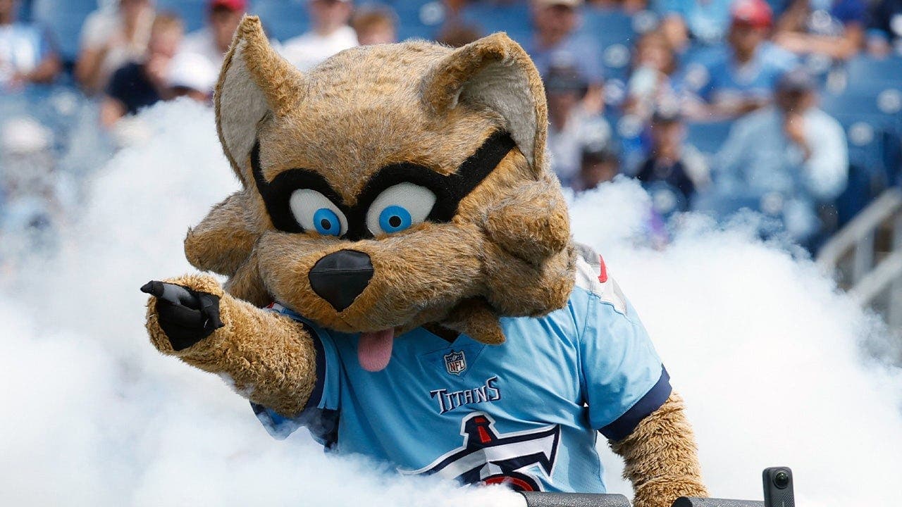 Tennessee Titans unveil revamped mascot with mixed fan reactions