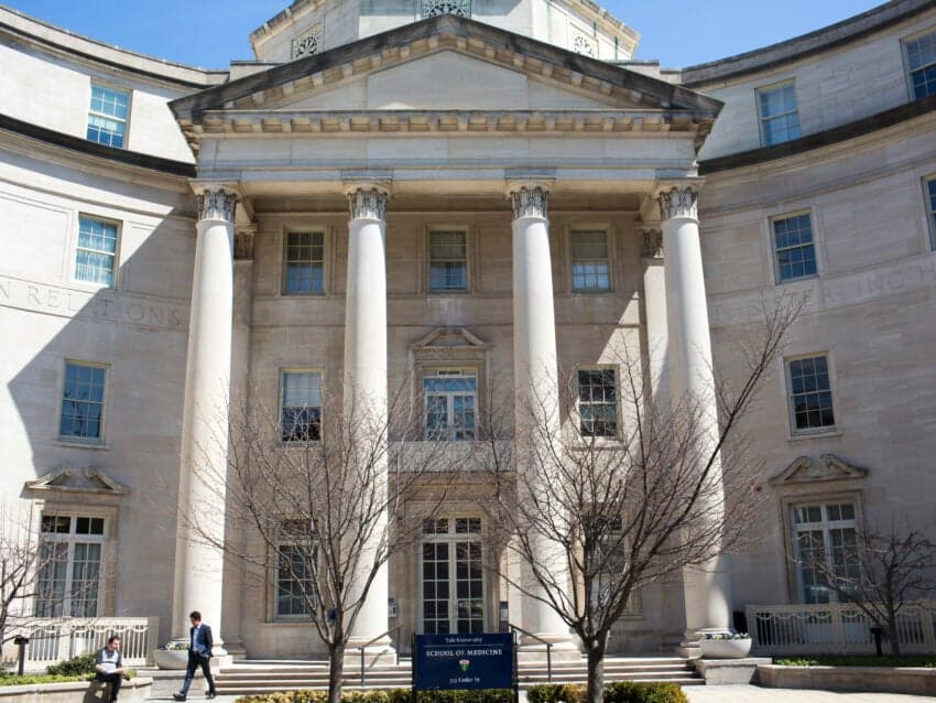 Justice Dept. Accuses Yale Medical School of Admissions Discrimination