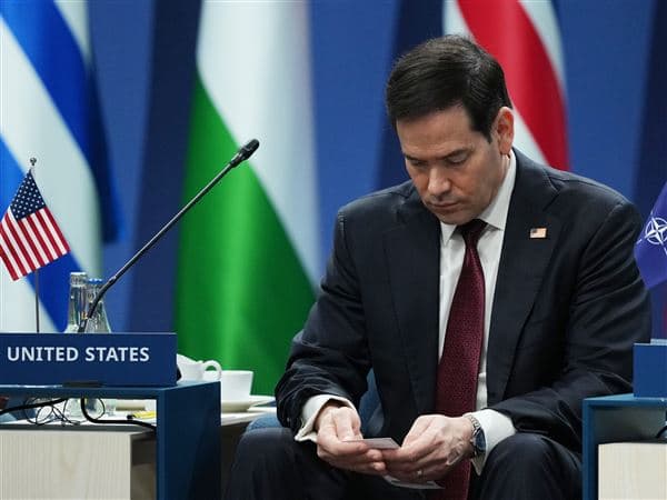 U.S. Reports 'Slight Progress' in Iran Talks Amid Fears of Renewed War